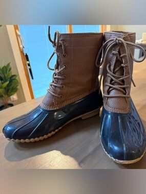 JBU Brown and Black Women's Lace-Up Duck Boots
